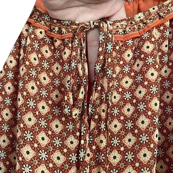 Floral Print Open Shoulder Blouse - Picture 6 of 8